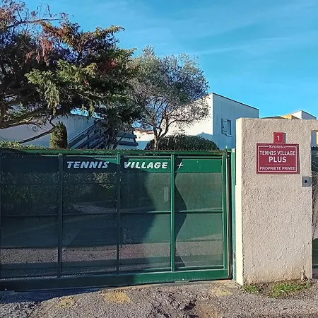 아파트 Tennis Village Calme Et Confort 아그